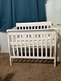 Mini crib