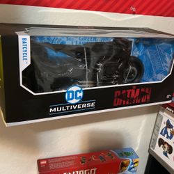 McFarlane DC Multiverse The Batman Movie Batcycle Vehicle 