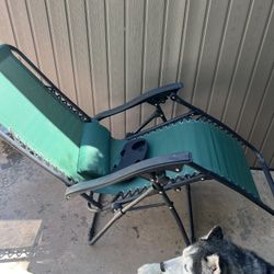 Zero Gravity Lounging Chair For Beach Or Park / Garden Relaxation  