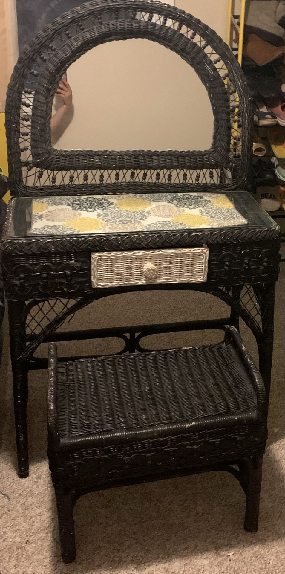 Wick Vanity Table And Chair