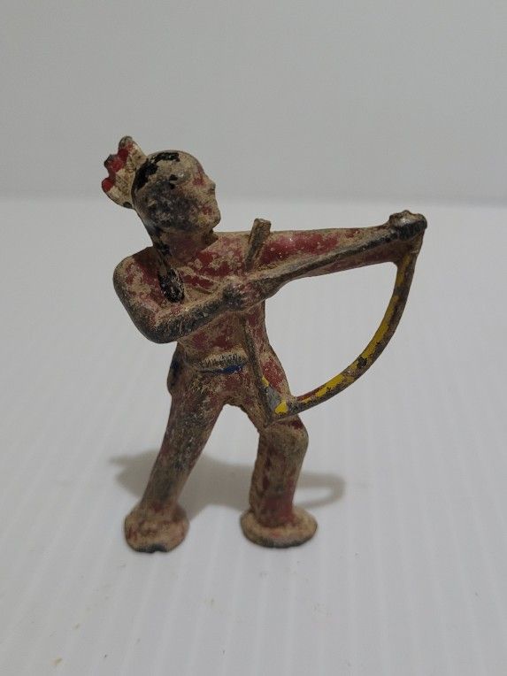 Vintage Barclay Metal Figure Indian with Sheath Leg Bow and Arrow Broken 2.5 "