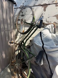 Vintage Green Schewinn Road Bicycle
