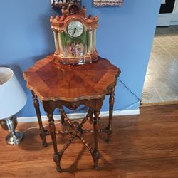 VERY NICE LOOKING VINTAGE  Or ANTIQUE SIDE TABLE  REALLY NICE CONDITION 