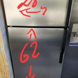 Precioso Refrigerador General Electric Seminuevo Listo Para Usar Super Limpio Lo Tengo Conectado Para Que Lo Mires Que Trabaja Bien $200