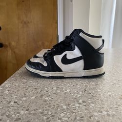 Nike Dunk High Top Sneakers