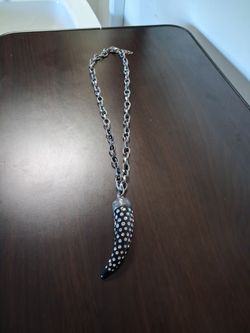 Chain style necklace