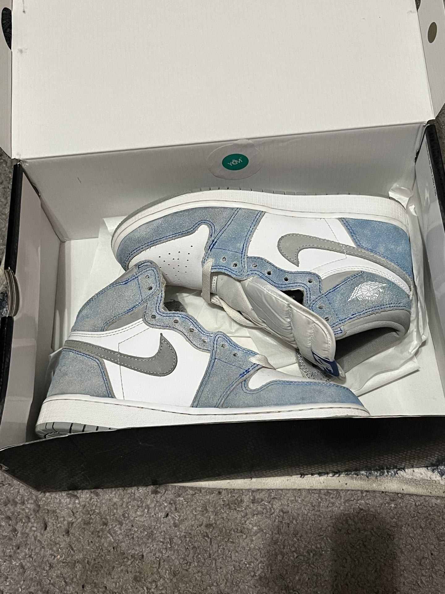 Jordan 1 Hyper Royal