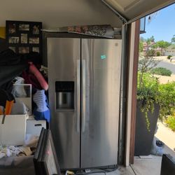 Refrigerator 