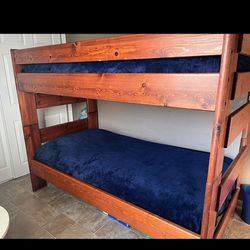 Solid Wood Twin Bunk Beds With 2 Mattresses