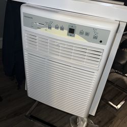 10,000 btu Frigidaire air conditioner for side windows (BRANDNEW)