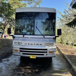 1994 Winnebago Vectra Turbo Diesel 35’