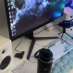 Ultra gear  27” Gaming monitor 