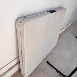 Foldable Table 
