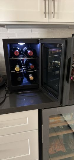 Wine Cooler - Koolatron 6 bottle small countertop fridge