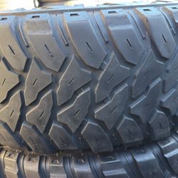 Kenda M/T 265/70/17 Set
