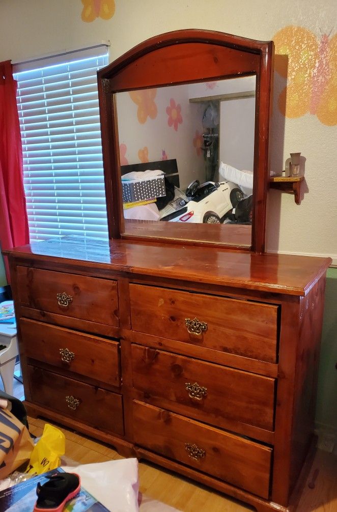 6 Drawer Dresser