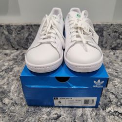 Stan Smith Adidas
Originals Leather Size 6.