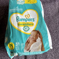 Pampers Newborn (31 Count)