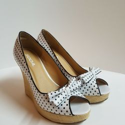 New Women's  Wedges Size 8½ 