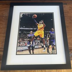 Kobe Bryant Lakers Framed Photo - Rare Shot with UW's Isaiah Thomas Also Pictured