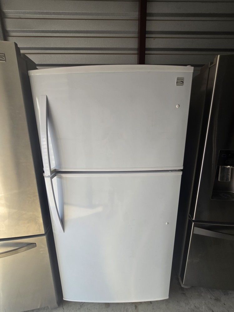 Refrigerador In Good Condition. Delivery And Installation Free