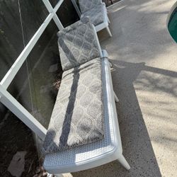 Set If Outdoor Lounge Chairs 