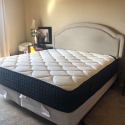 Dreamcloud Queen Size Mattress- Like New!