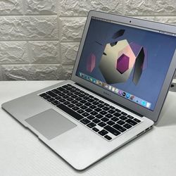 Apple MacBook Air 13” I5/8GB/256GB SSD $180