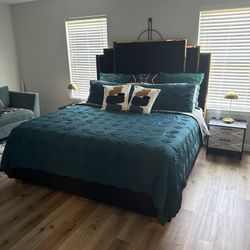 King Bed/Bedroom Set for Sale