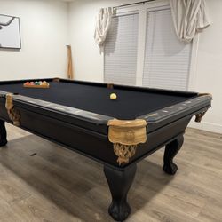 Pool Table Moves 🎱