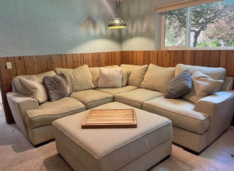 SECTIONAL SOFA COUCH