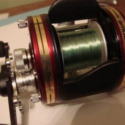 ABU GARCIA REEL  (LIKE NEW)