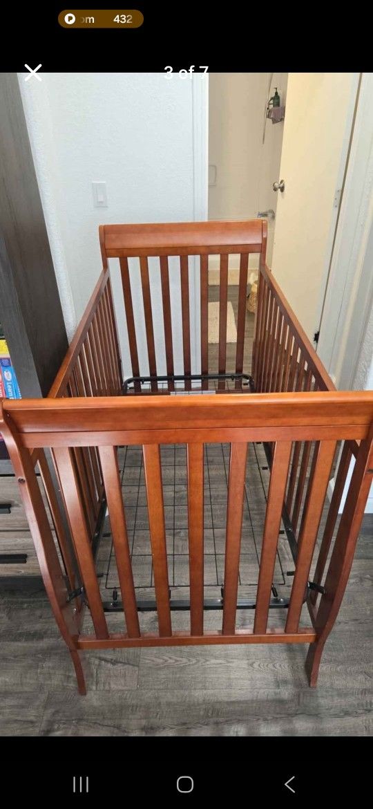Delta Crib-toddler Bed!! 