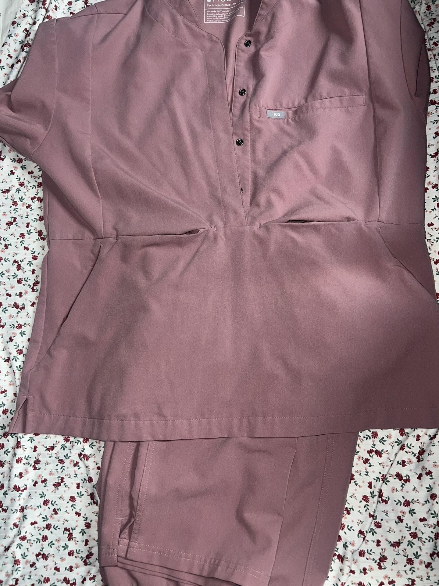 Figs Scrub Set
