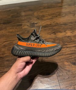Addias men’s Yeezys carbon beluga Yeezys boost 350 V sneakers size 6 US