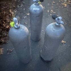 Scuba diving tanks