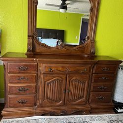 Armoire With Mirror 