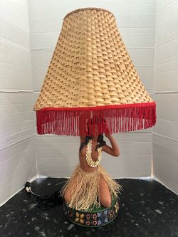Vintage Hawaii Large Vintage Animated Hula Girl Lamp with Grass Skirt with shade