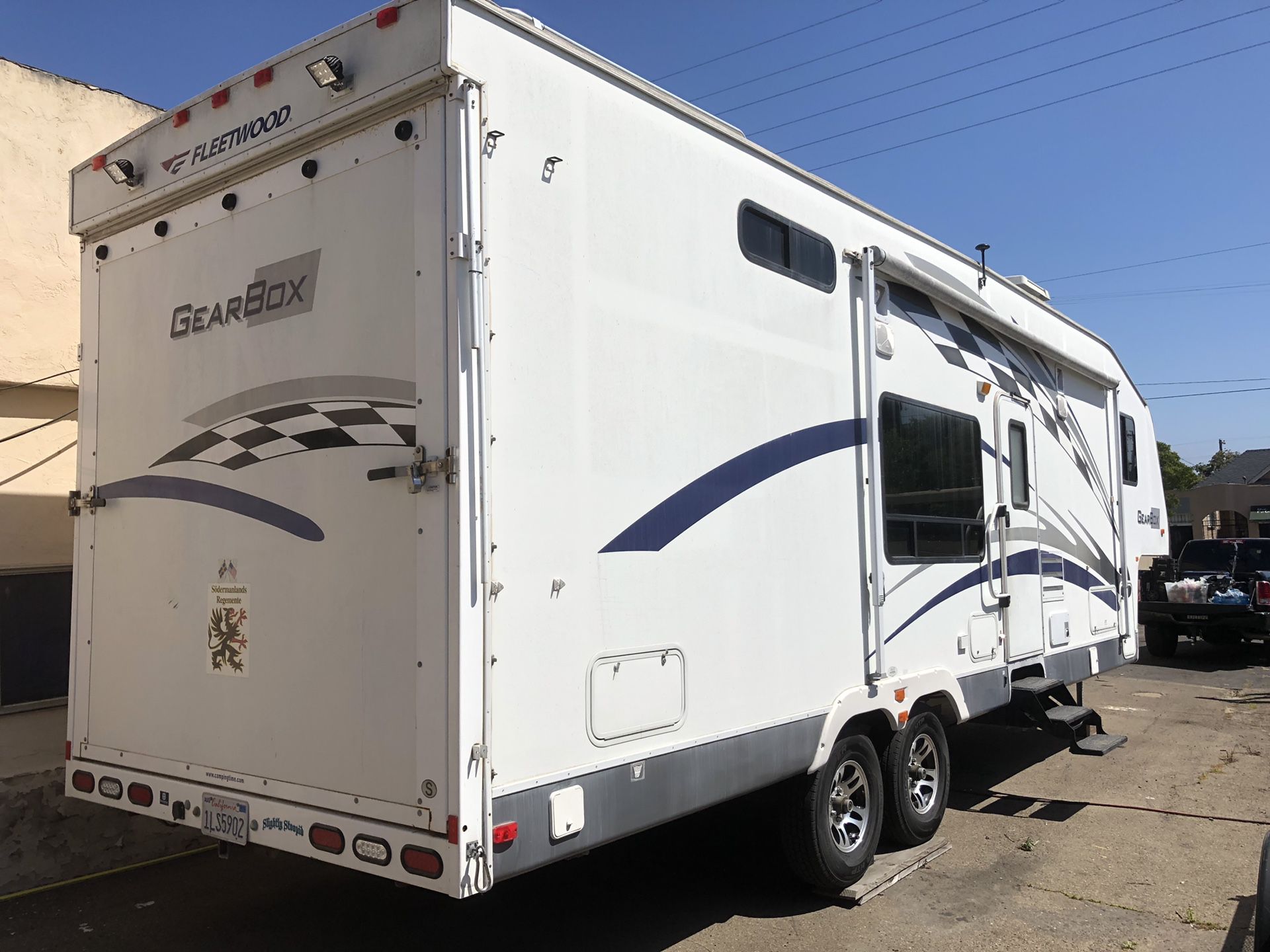 2006 Gearbox 5th Wheel Toy Hauler For
