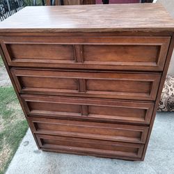 Brown 5 Drawer Dresser For Sale (Used, Good Condition)
