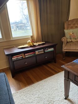 Wood Console . 2 Draws