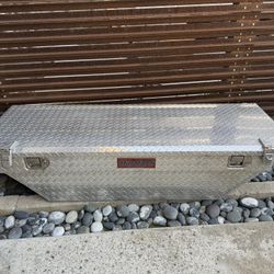 Duralast Aluminum Truck Crossover Tool Box
