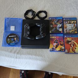 PS4 5 GAMES &2 CONTROLLERS