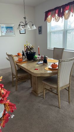 Dining table for sale