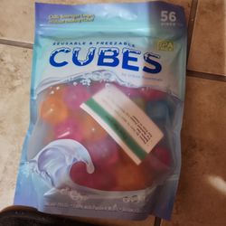 56 PIECE Reusable And Freezablr Cubes New