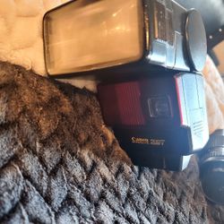 Canon Speedlite 299T Flash for F1, AE-1, A1, Av 1 SLR Film Cameras