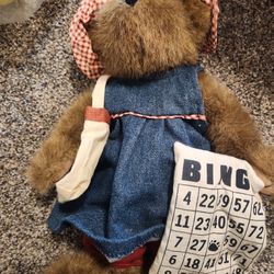 RARE...Retired, Boyds Bears, Miss Winsalot #93286V. Excellent cond, see pics!