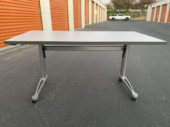 Knoll inc propeller training table desk