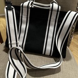 Victoria Secret PINK Black & White Crossbody Purse With Zipper