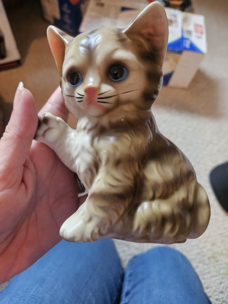 Vintage Chalkware Cat Figurine